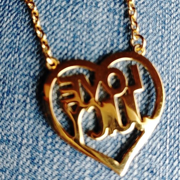 Attractive Juicy Couture HEART Necklace Long length Gold Tone with Heart Charm - Picture 3 of 4